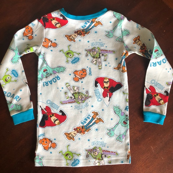 KIDS DISNEY PAJAMAS - Picture 4 of 7